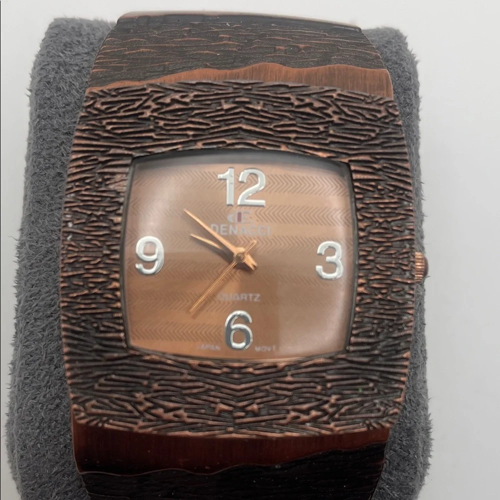 Elegant Brown Textured Women's Watch